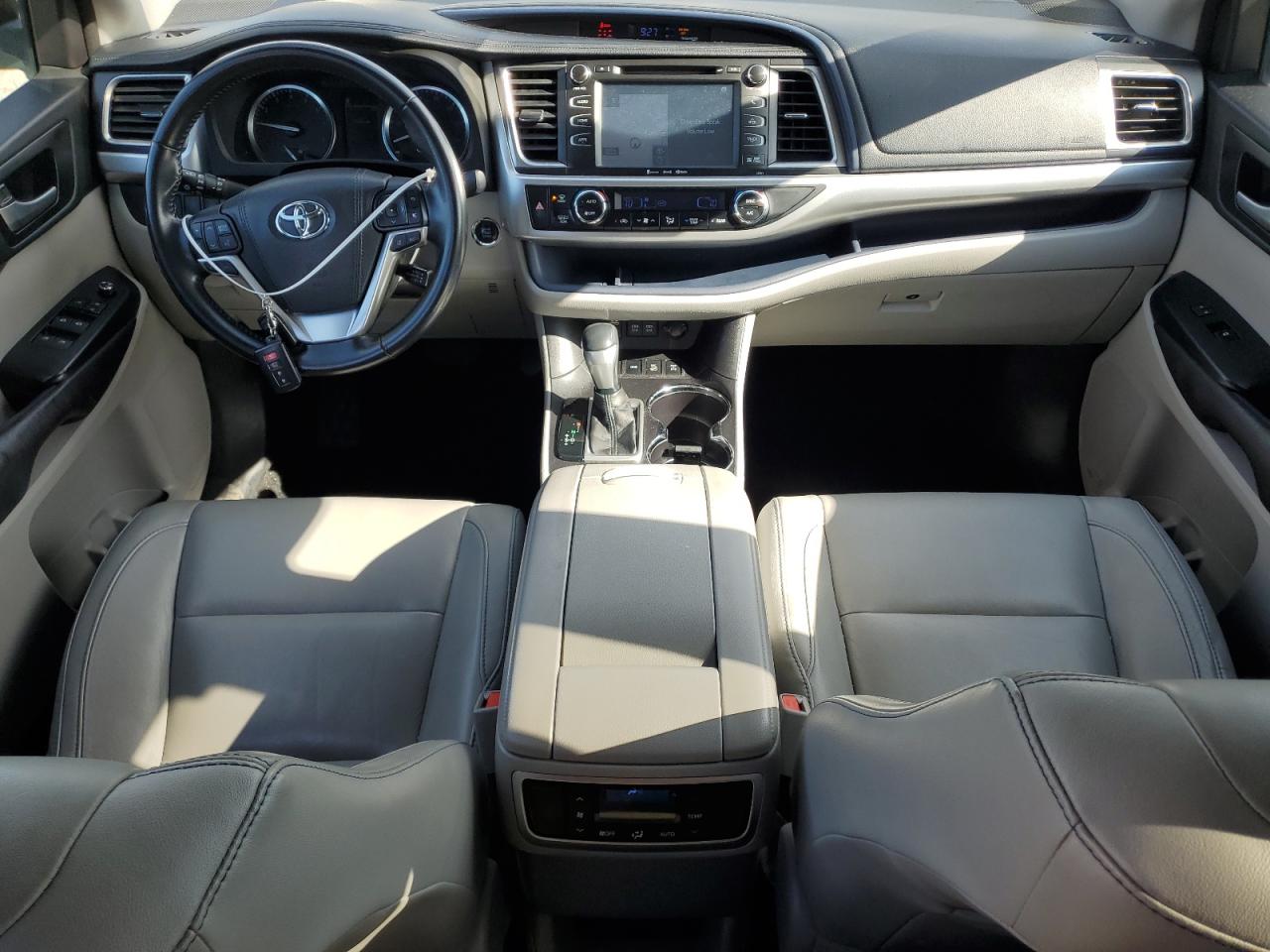 TOYOTA HIGHLANDER SE