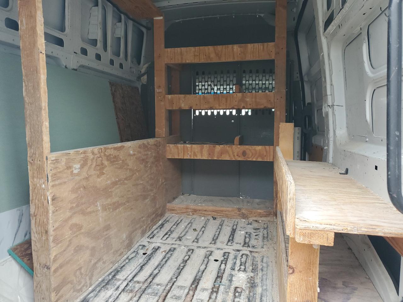 NISSAN NV2500 2500 S