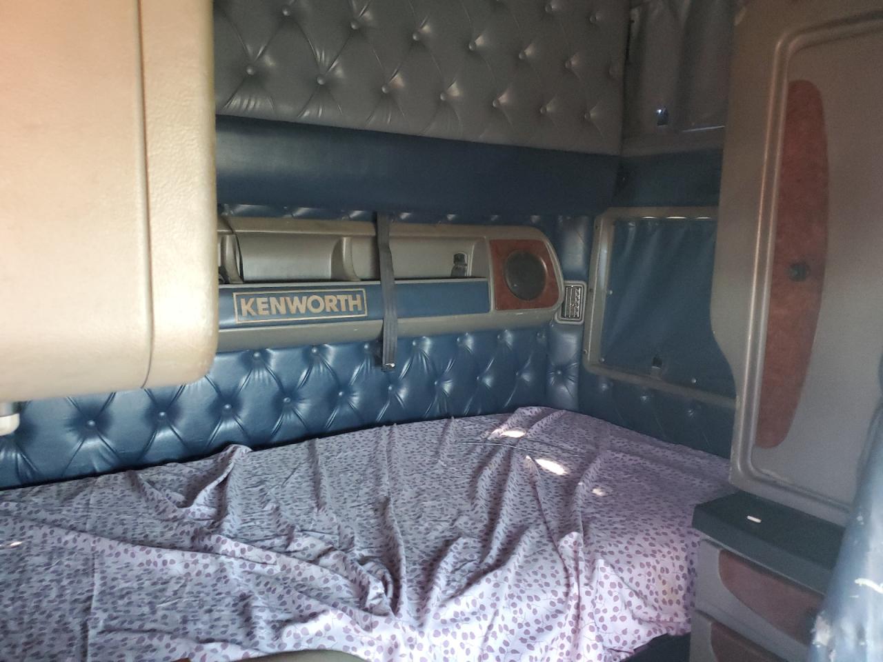 Lot #3315695715 2001 KENWORTH CONSTRUCTI