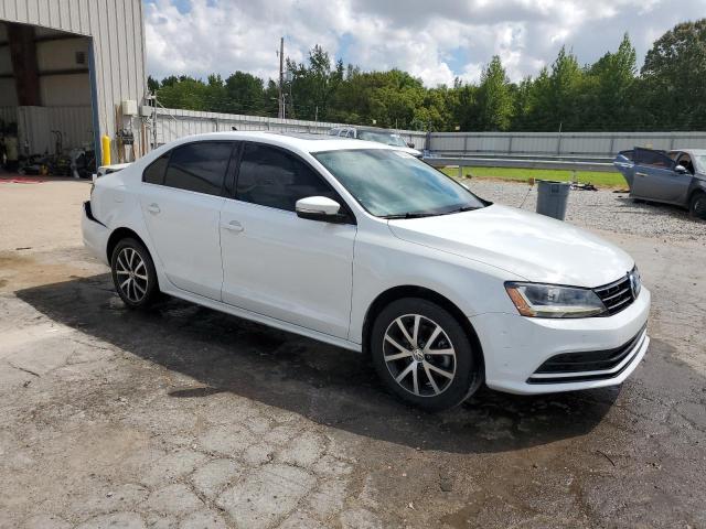 2018 VOLKSWAGEN JETTA SE 3VWDB7AJ1JM238348
