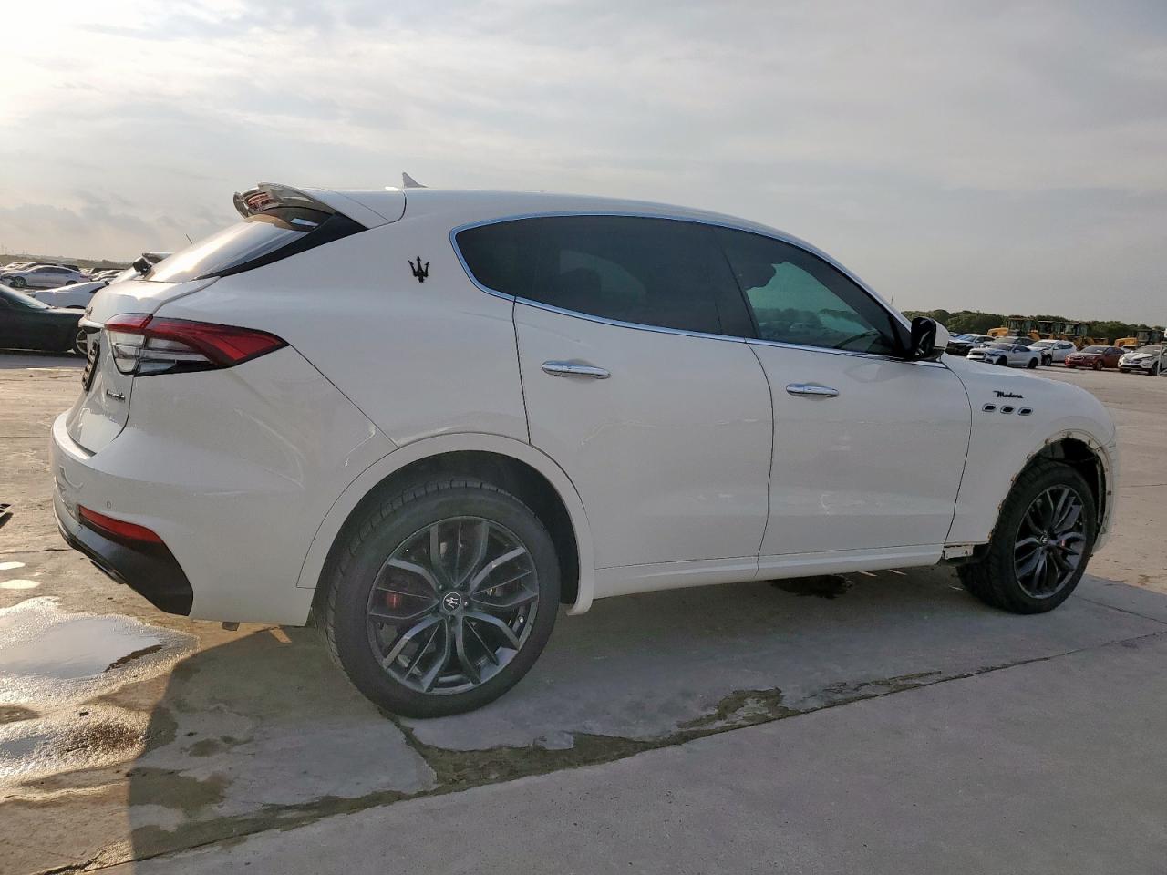 MASERATI LEVANTE MODENA