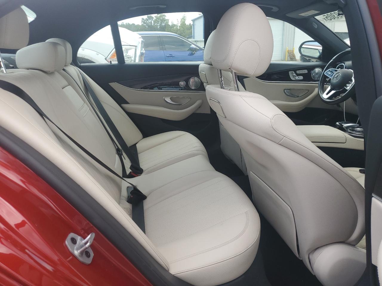 MERCEDES-BENZ E-CLASS 300