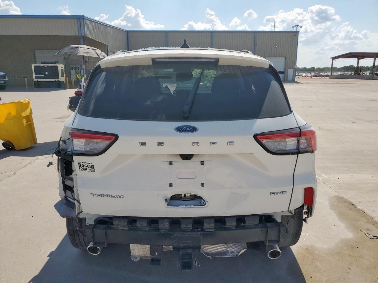 FORD ESCAPE TITANIUM