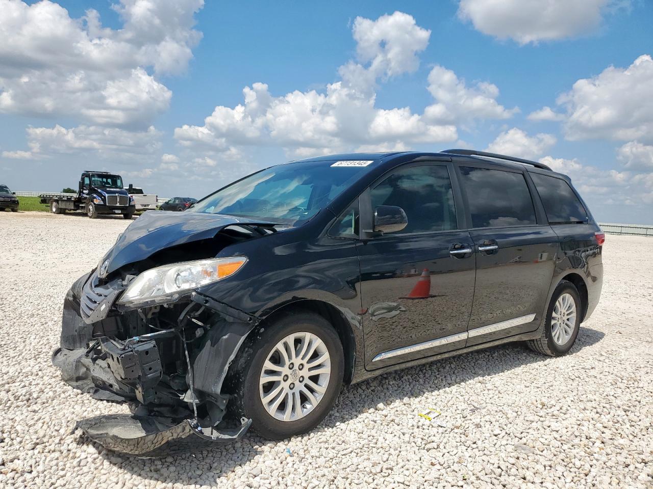 TOYOTA SIENNA XLE