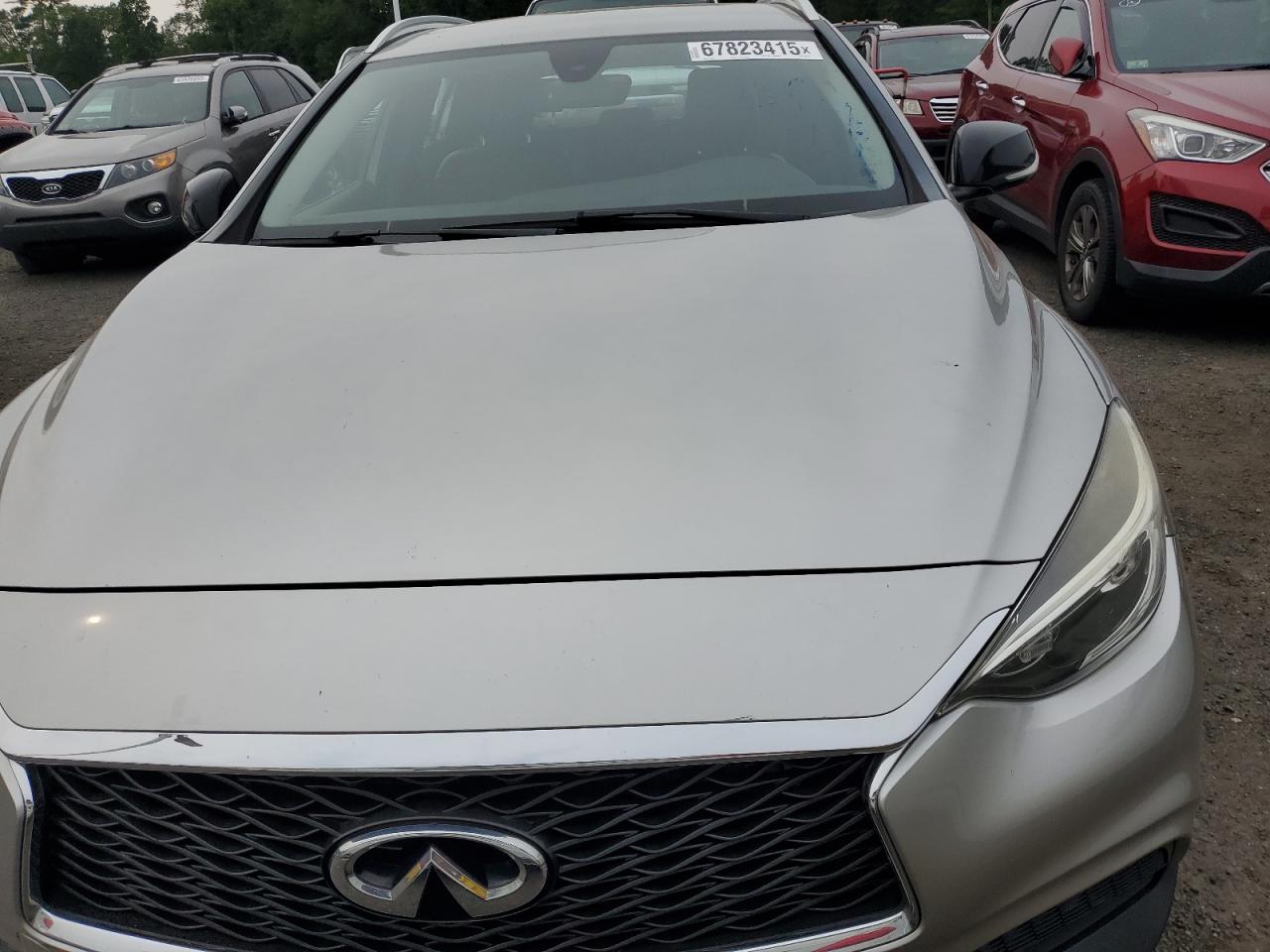 INFINITI QX30 BASE