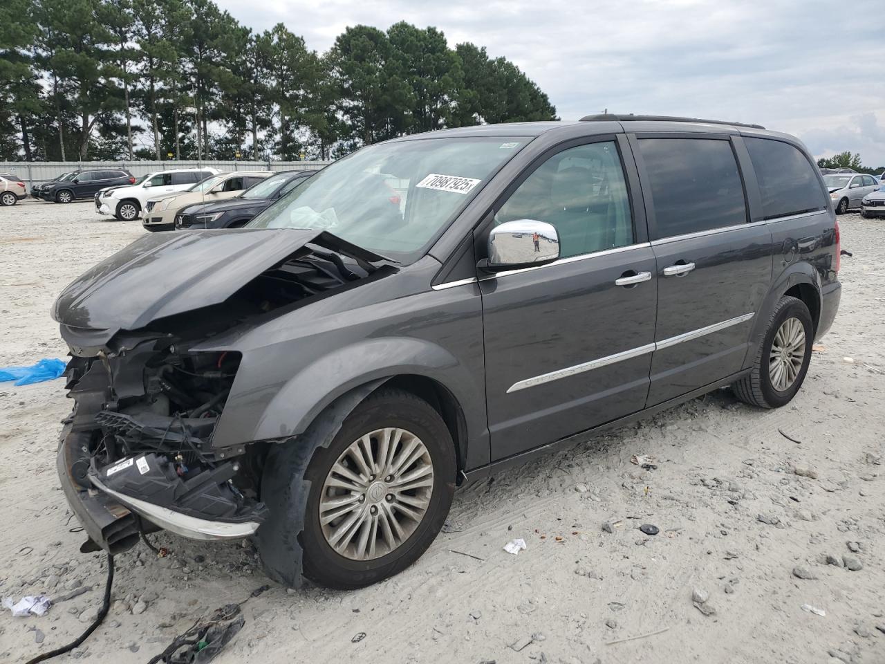 CHRYSLER TOWN & COUNTRY TOURING L