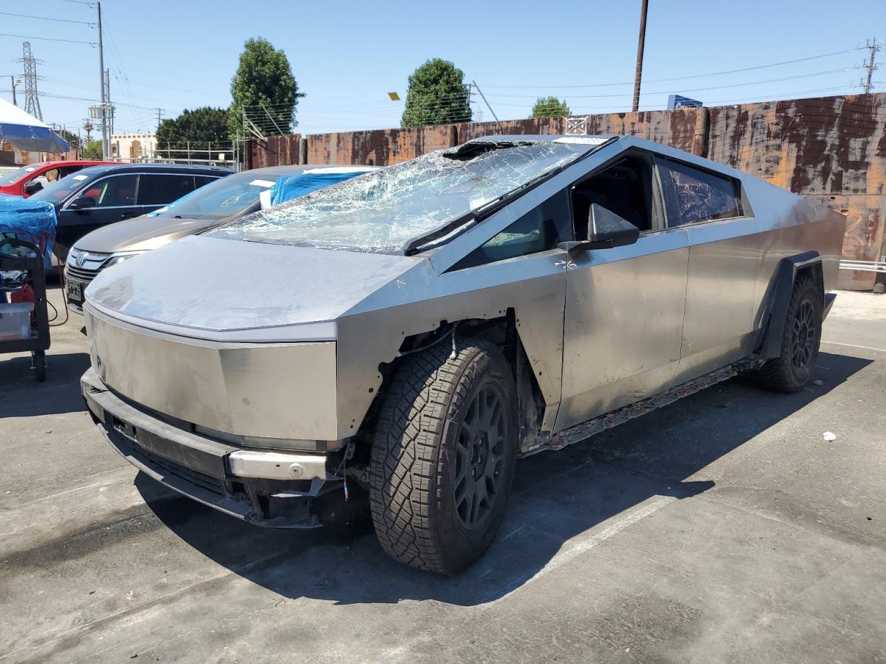 TESLA CYBERTRUCK