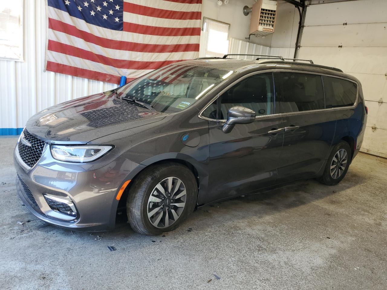 CHRYSLER PACIFICA HYBRID TOURING L