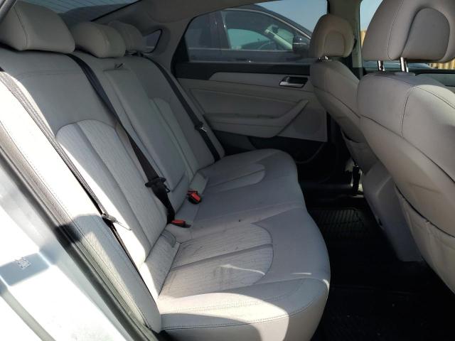 2017 HYUNDAI SONATA HYB KMHE24L33HA063138