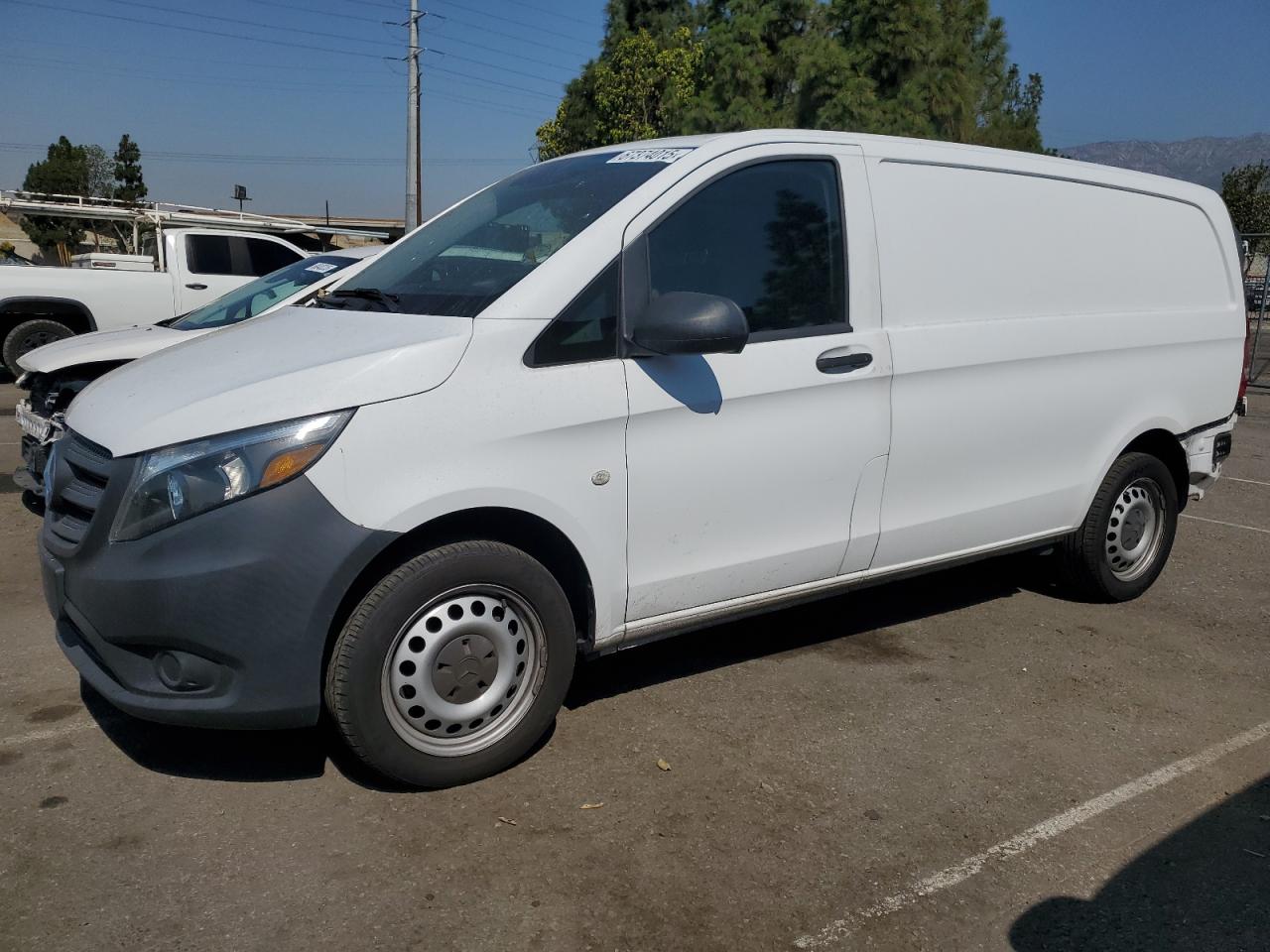 MERCEDES-BENZ METRIS