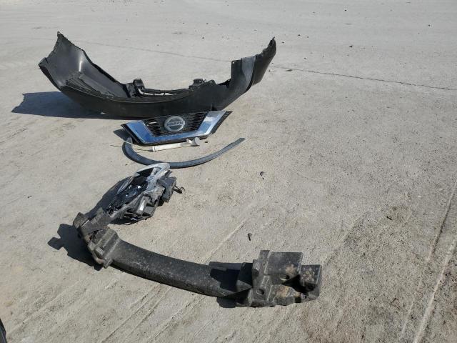 2018 NISSAN ROGUE S KNMAT2MT1JP501015