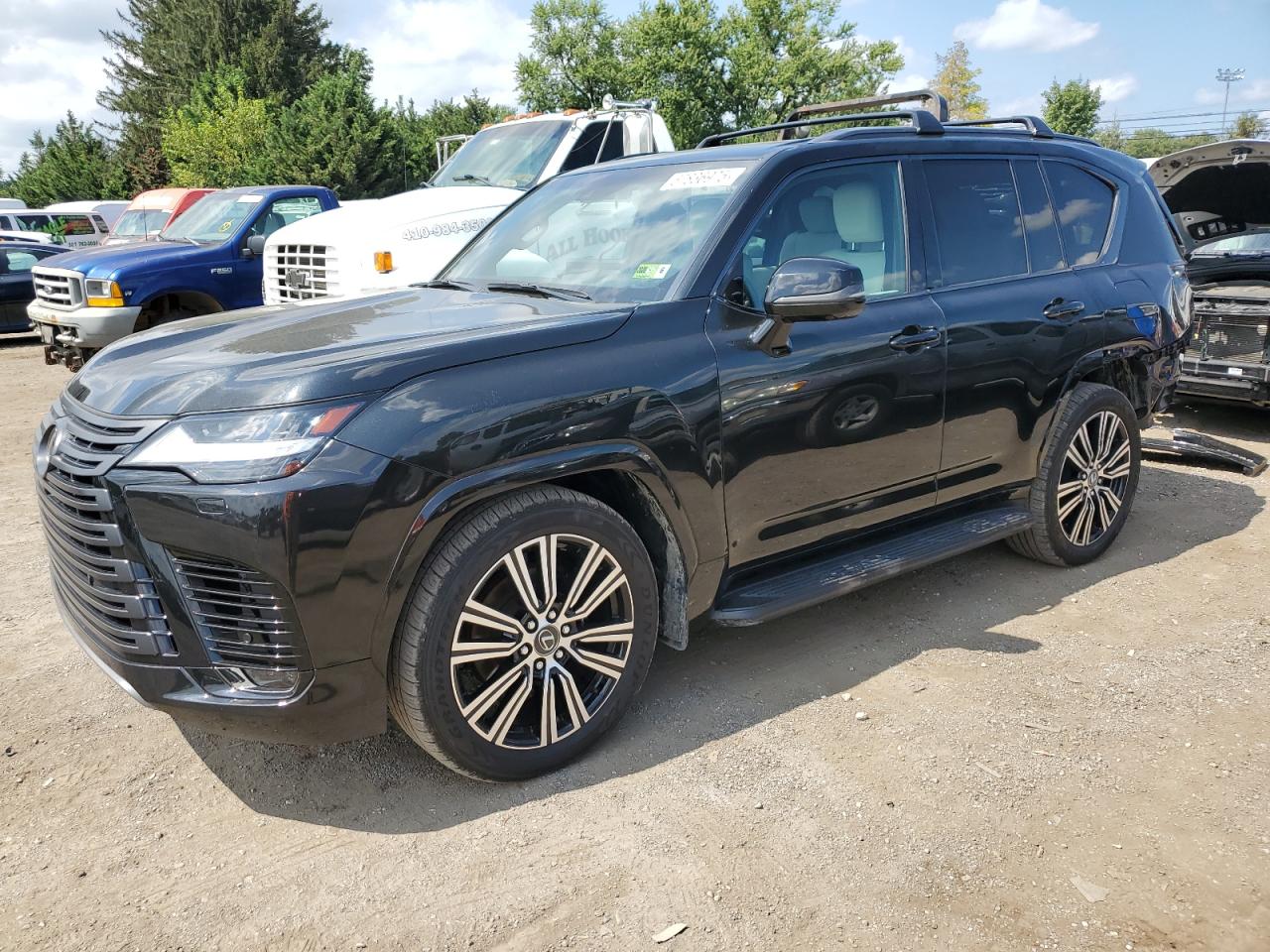 LEXUS LX 600 BASE