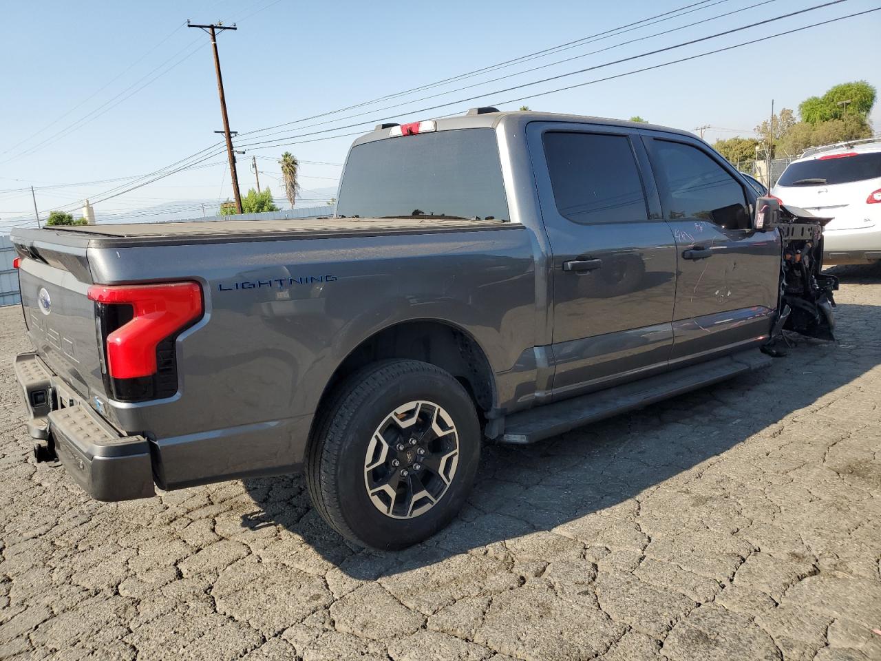 FORD F-150 LIGHTNING PRO