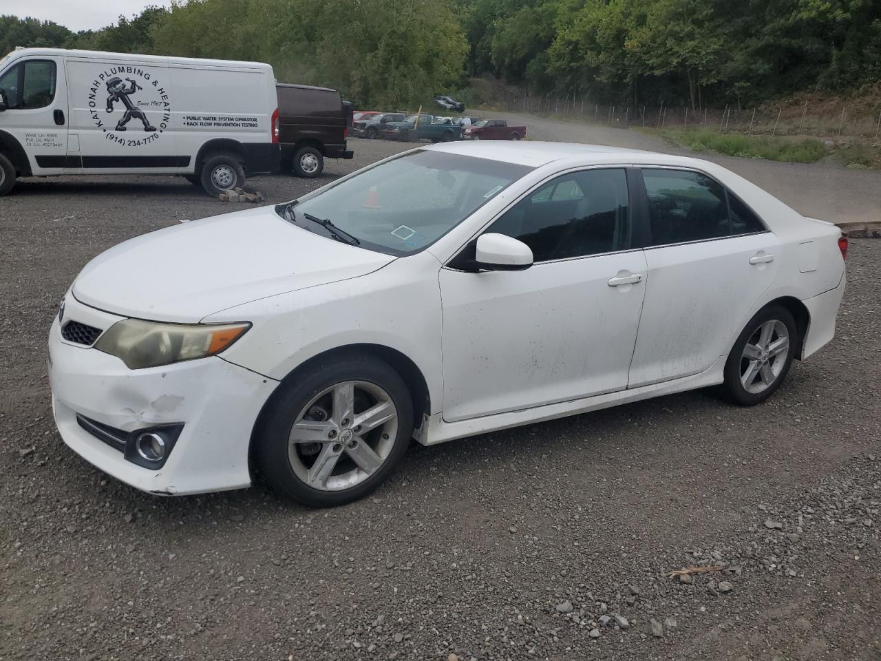 TOYOTA CAMRY BASE