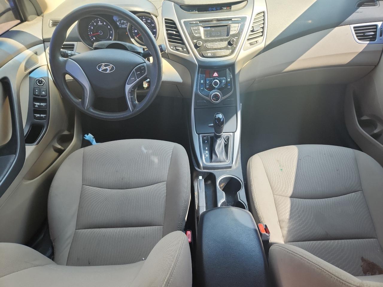 HYUNDAI ELANTRA SE
