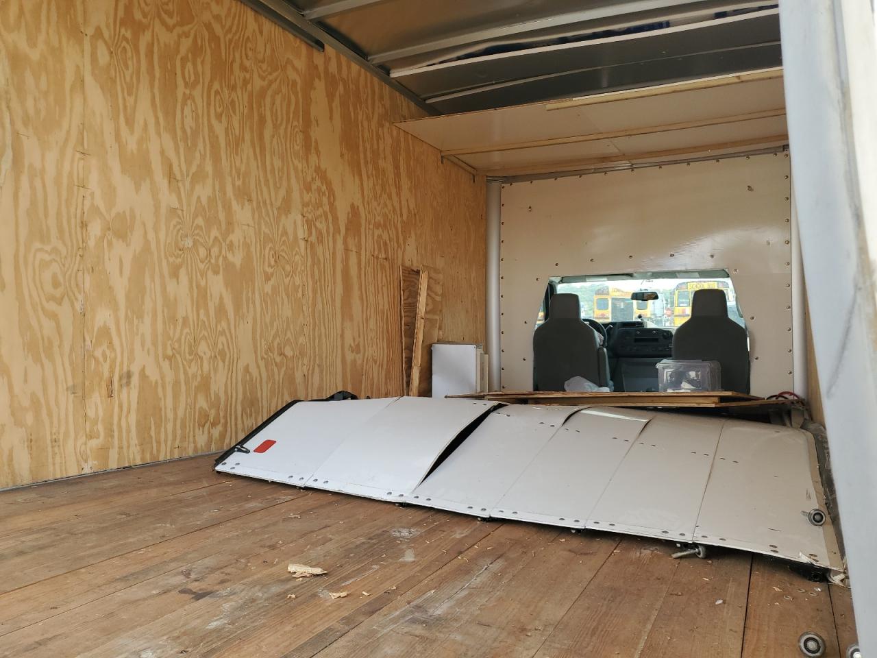 FORD ECONOLINE E450 SUPER DUTY CUTAWAY VAN