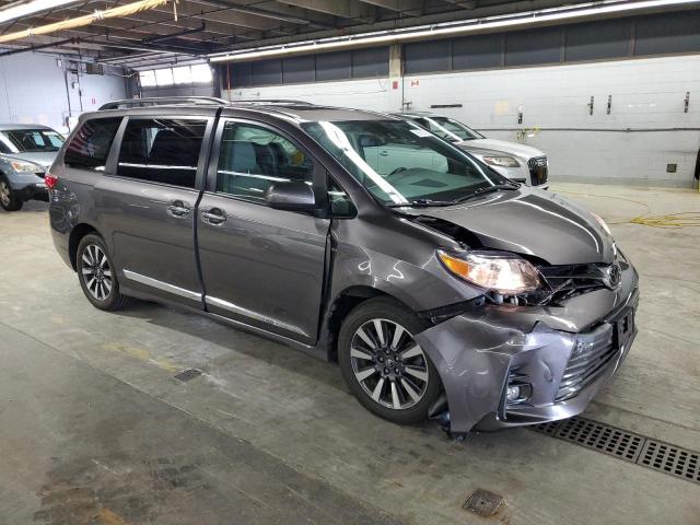 2018 TOYOTA SIENNA XLE 5TDDZ3DC5JS189157