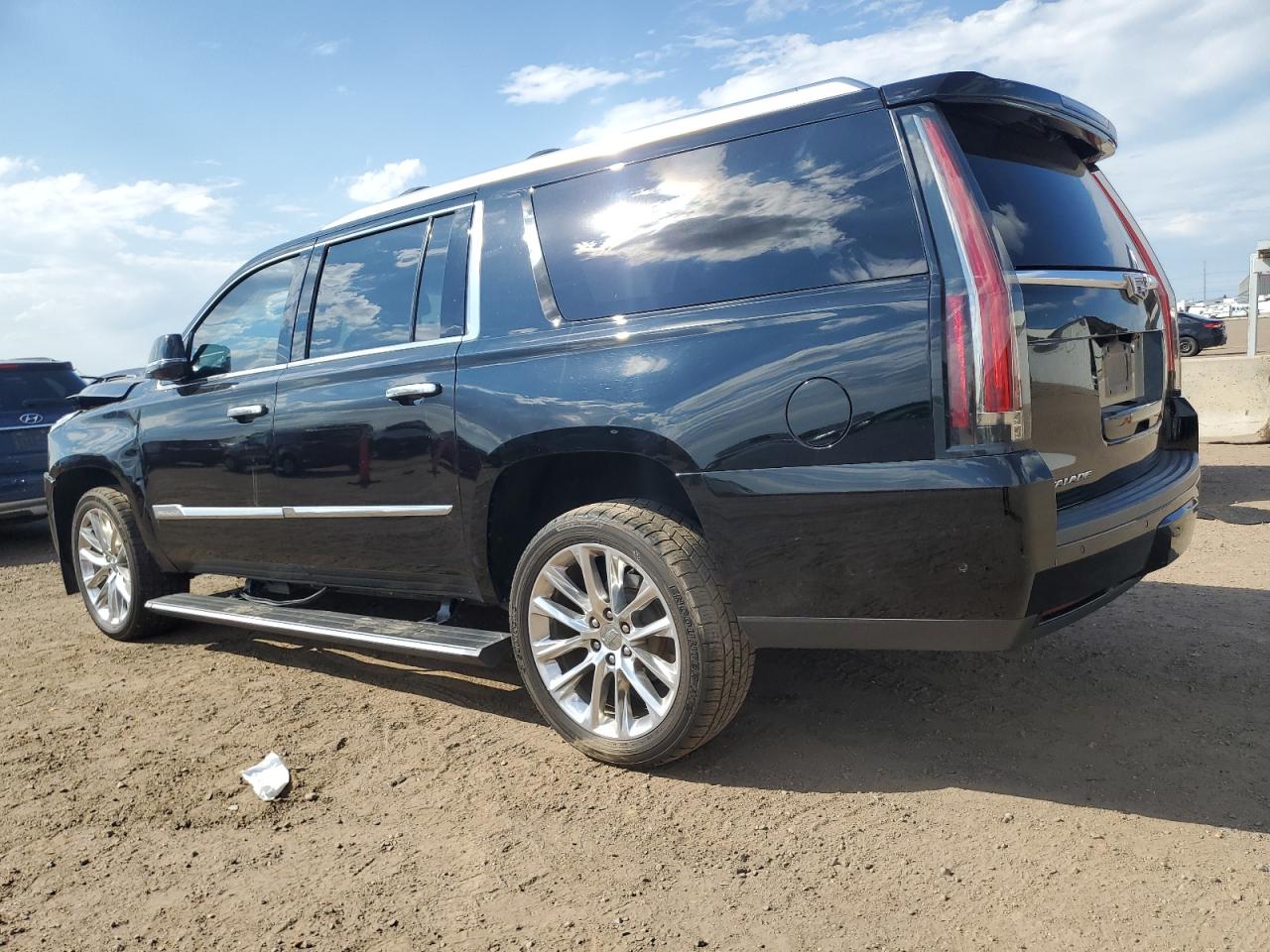 CADILLAC ESCALADE ESV PREMIUM LUXURY
