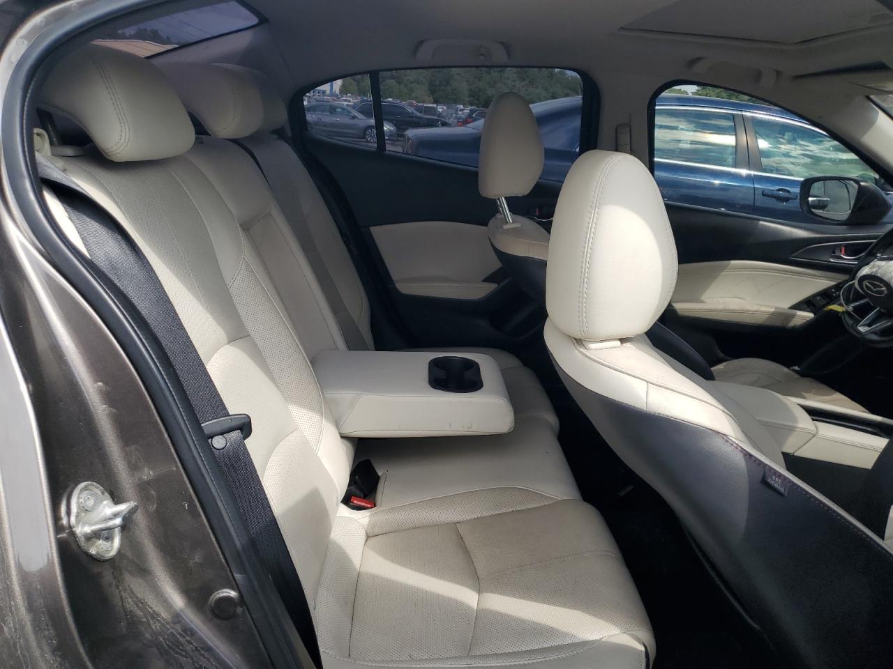 MAZDA 3 GRAND TOURING