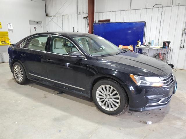 2017 VOLKSWAGEN PASSAT SE - 1VWBT7A37HC032548