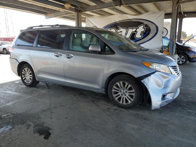 2011 TOYOTA SIENNA XLE - 5TDYK3DCXBS131780