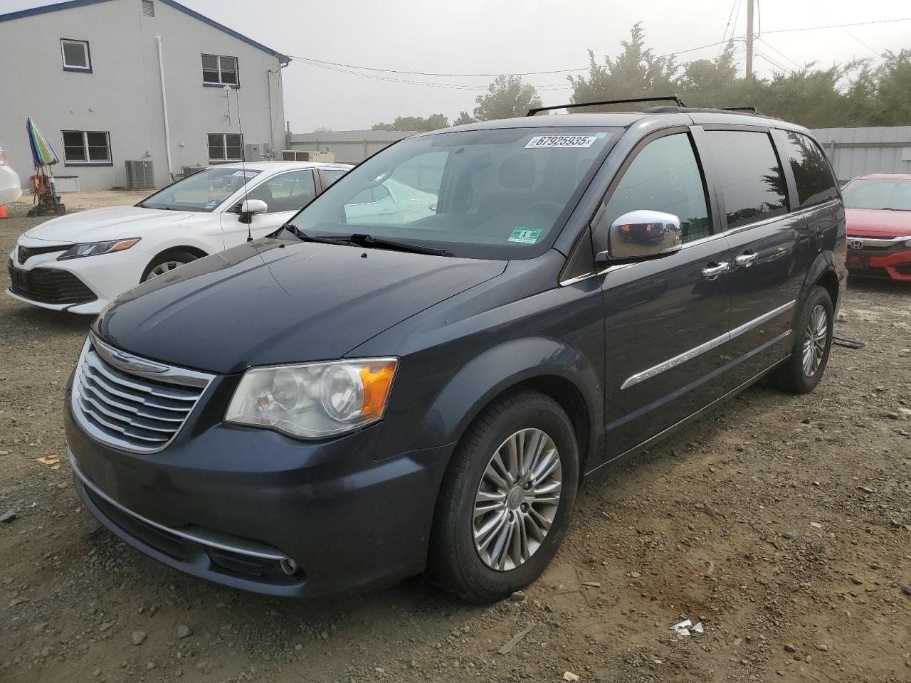 CHRYSLER TOWN & COUNTRY TOURING L