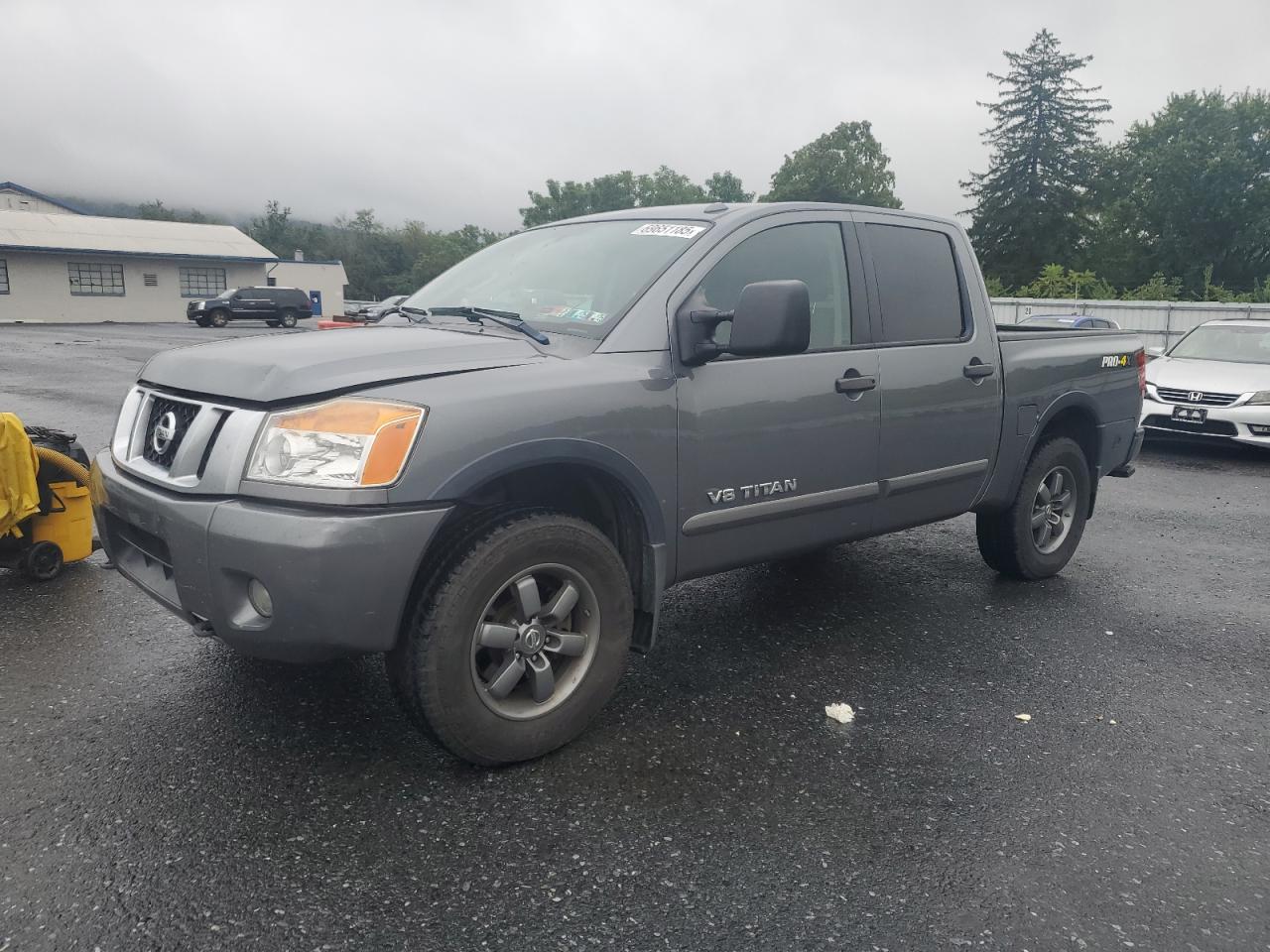 NISSAN TITAN S