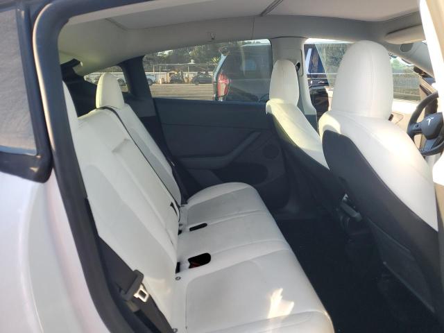 2024 TESLA MODEL Y 7SAYGDEE6RA232661