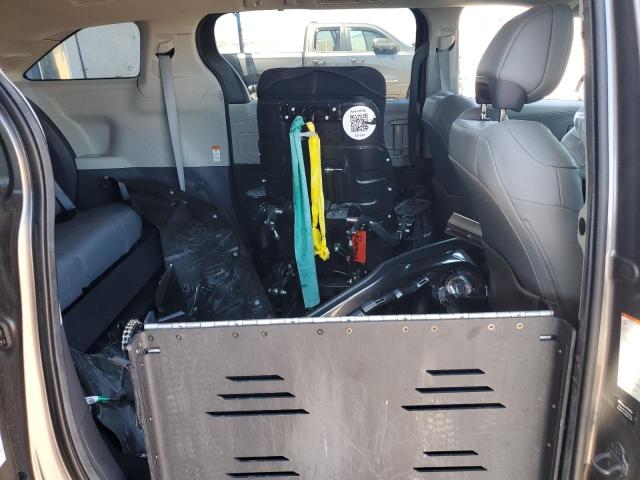 2023 TOYOTA SIENNA XLE 5TDJRKEC9PS178960