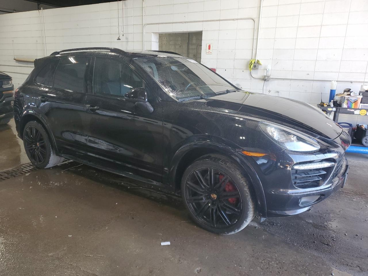 PORSCHE CAYENNE GTS