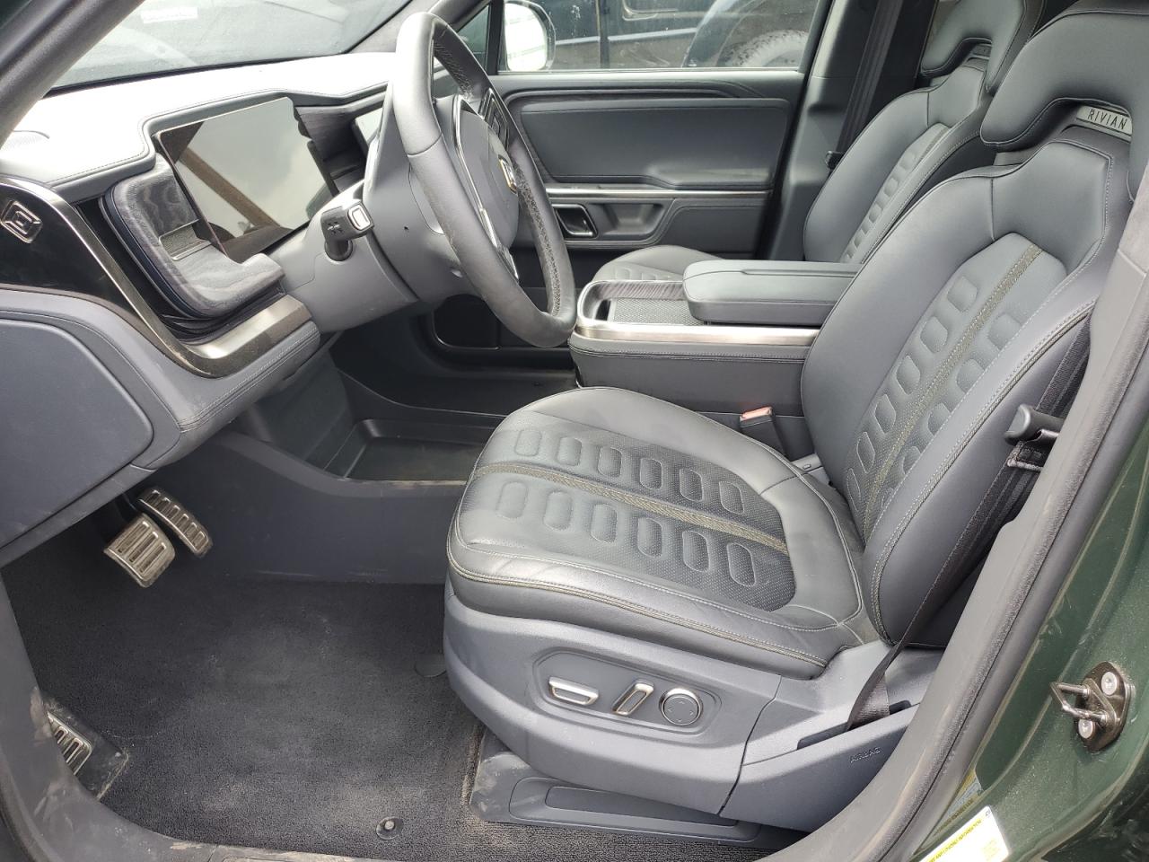 RIVIAN R1T LAUNCH EDITION