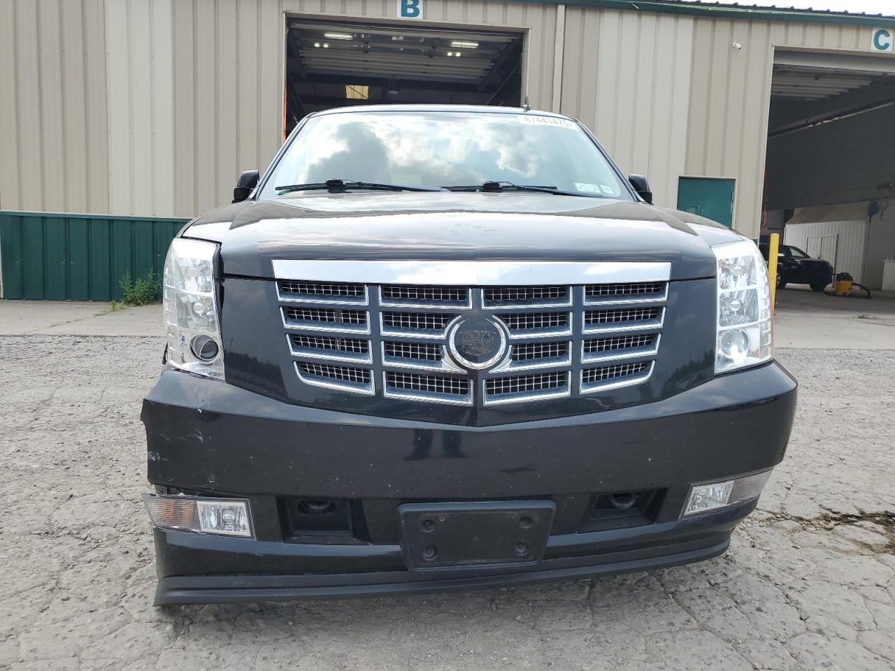 CADILLAC ESCALADE LUXURY