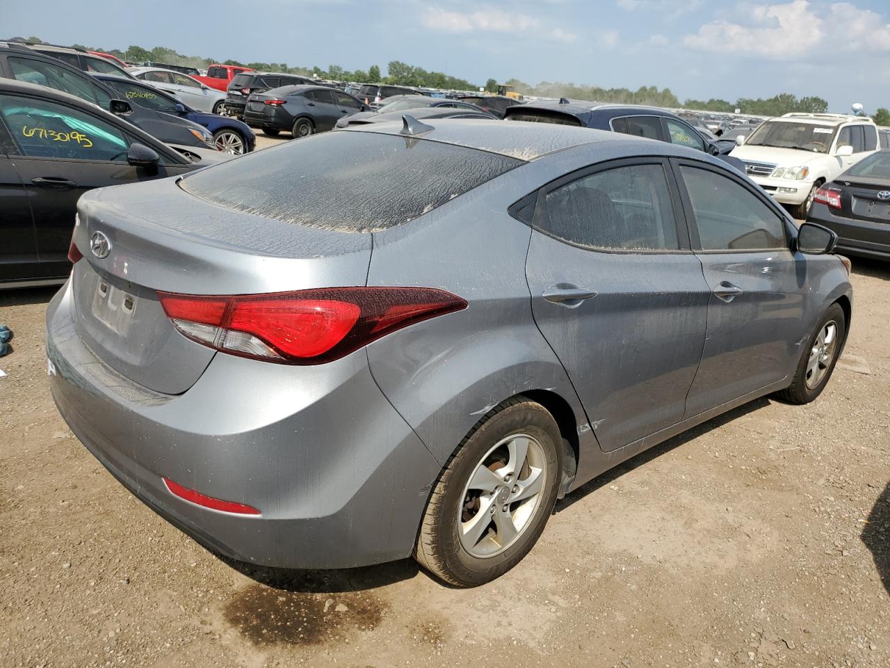 HYUNDAI ELANTRA SE