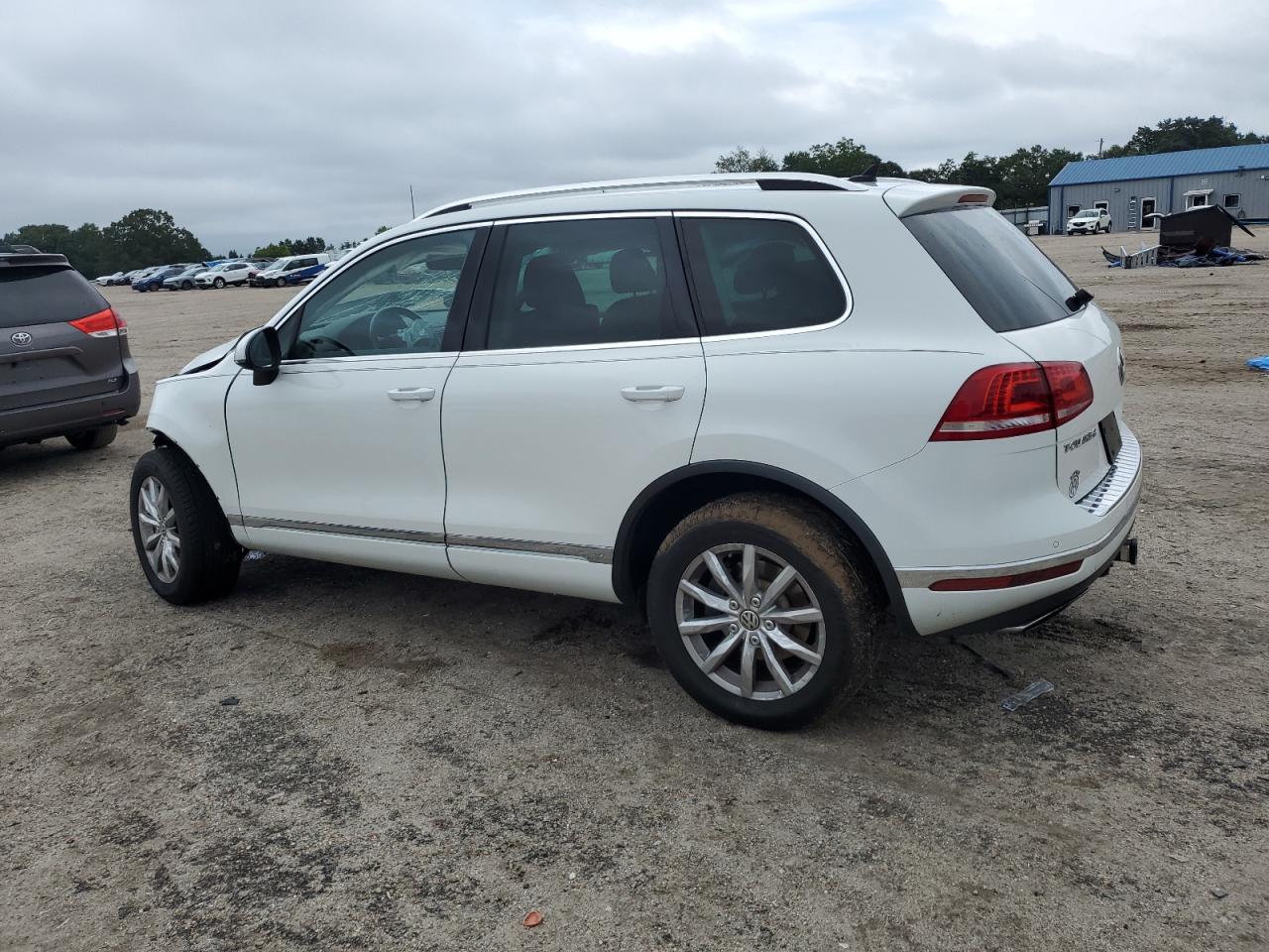 VOLKSWAGEN TOUAREG SPORT