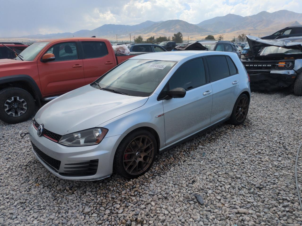 VOLKSWAGEN GOLF GTI S