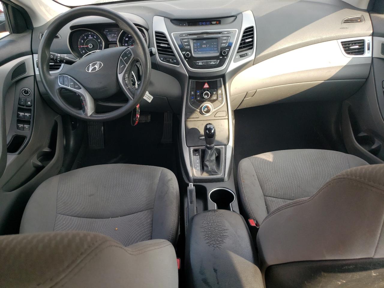 HYUNDAI ELANTRA SE