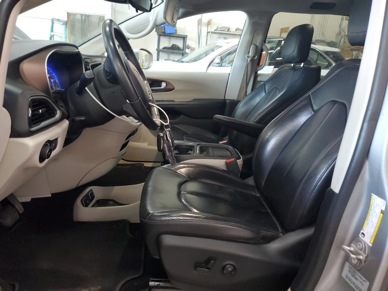 CHRYSLER PACIFICA TOURING L