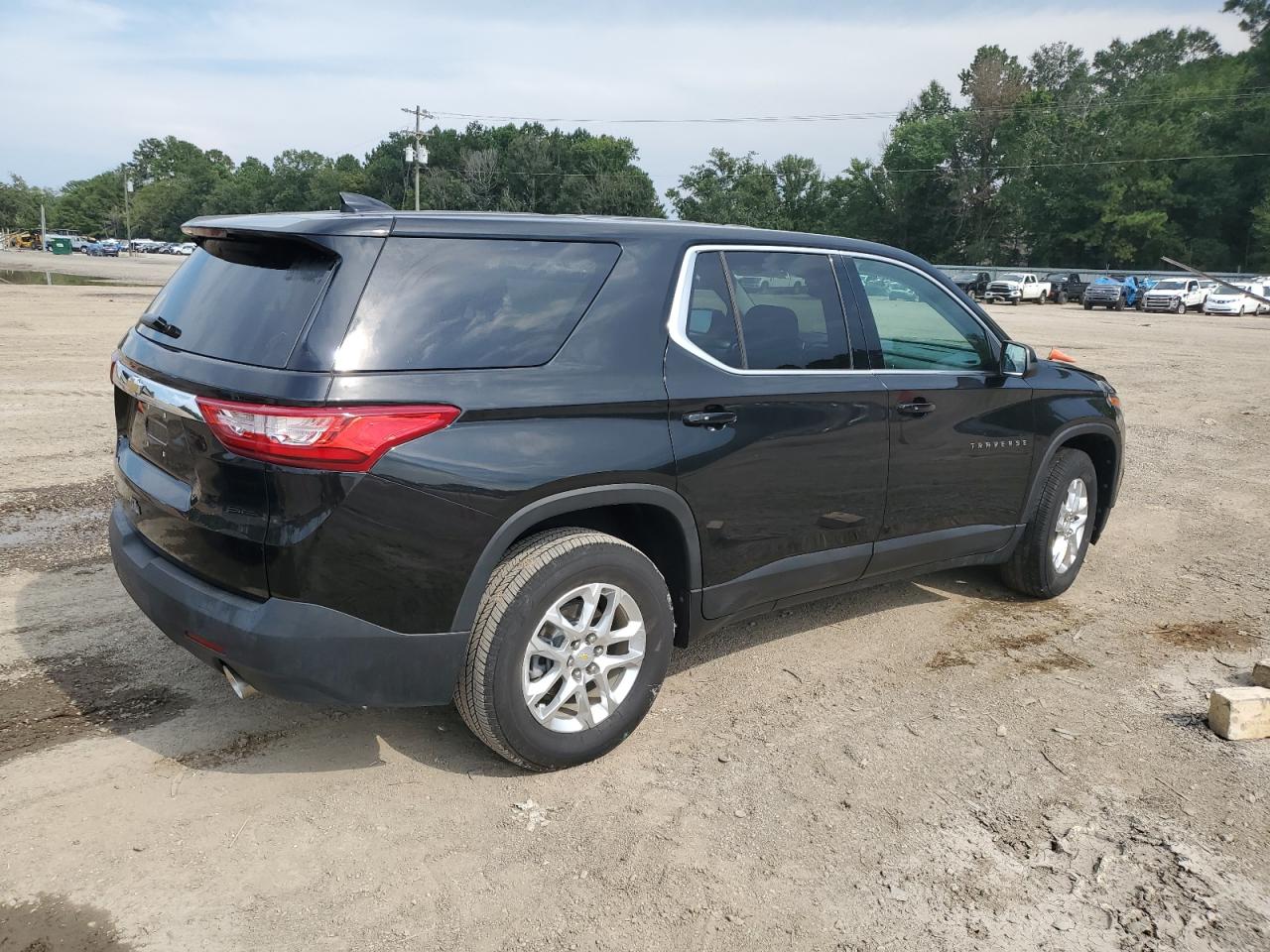 CHEVROLET TRAVERSE LS