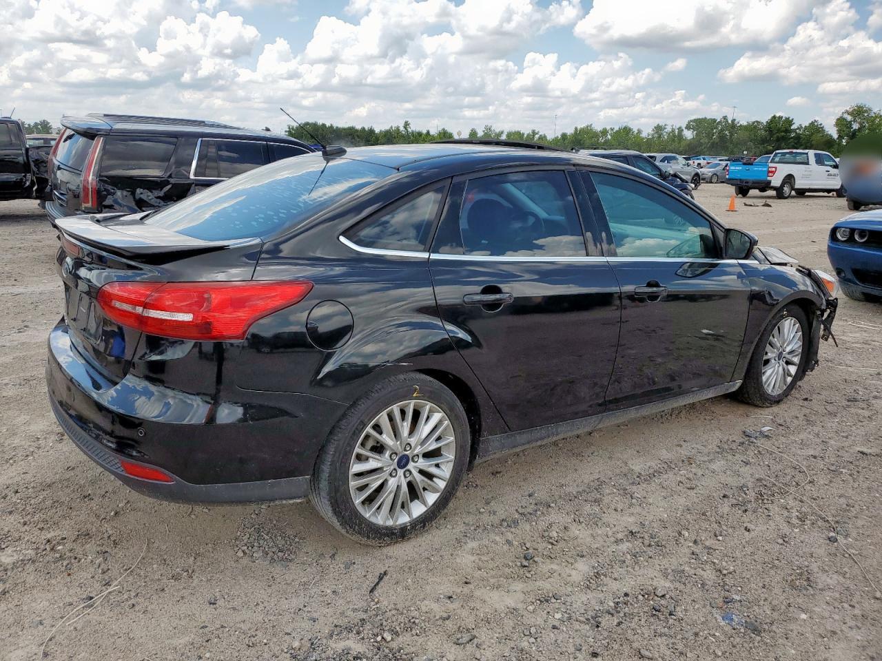 FORD FOCUS TITANIUM