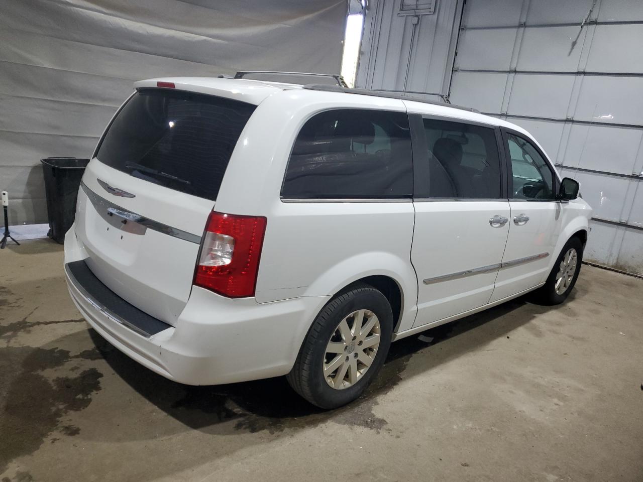 CHRYSLER TOWN & COUNTRY TOURING