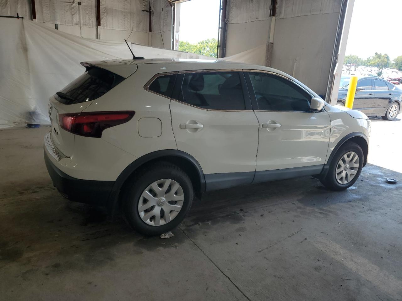 NISSAN ROGUE SPORT S