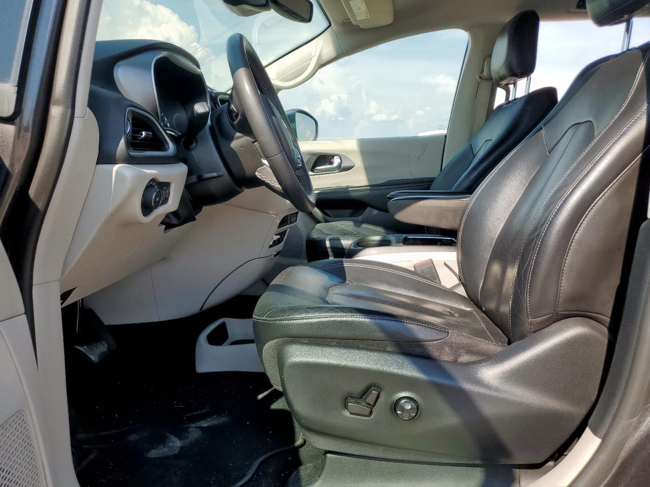 CHRYSLER PACIFICA TOURING L