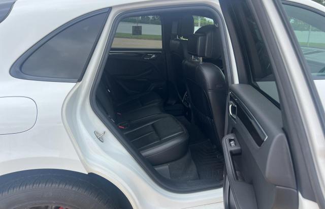 2018 PORSCHE MACAN GTS WP1AG2A59JLB62164