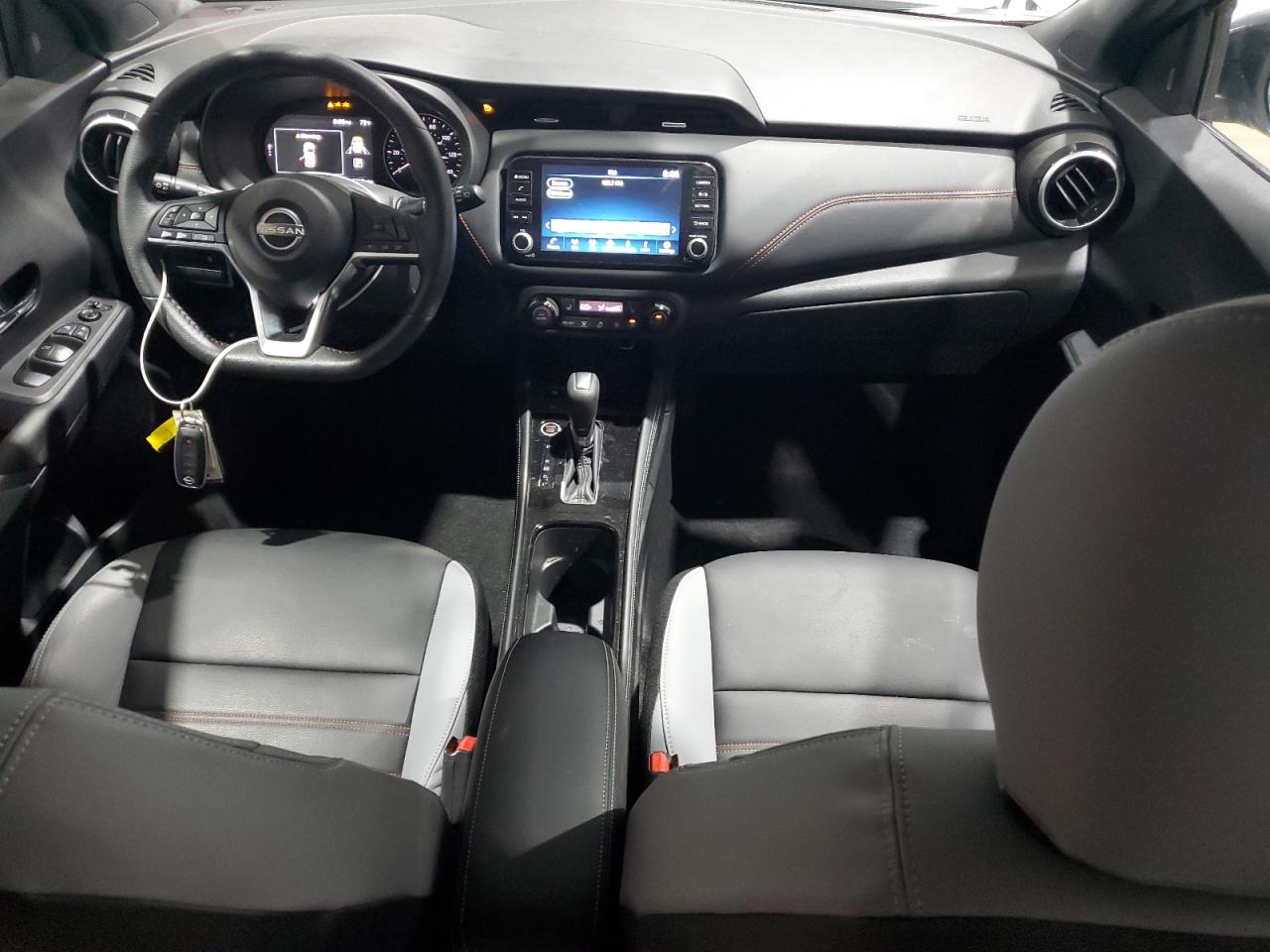 NISSAN KICKS SR