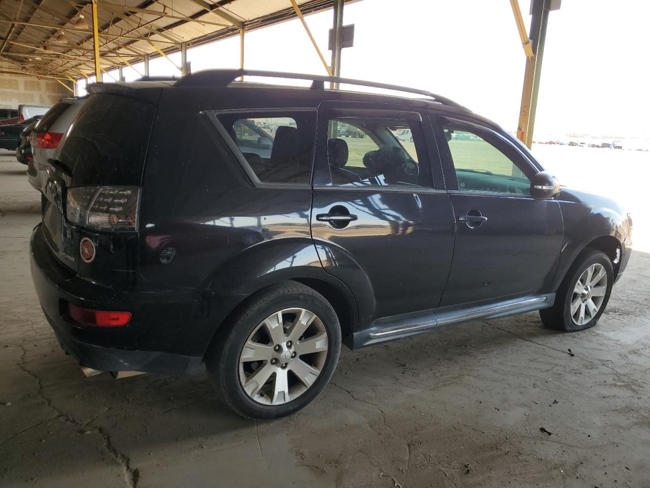 MITSUBISHI OUTLANDER SE