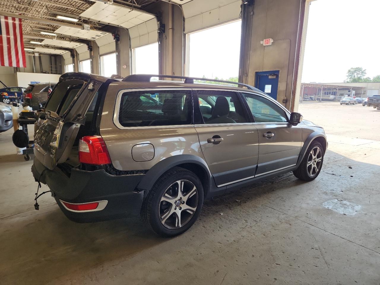 VOLVO XC70 T6