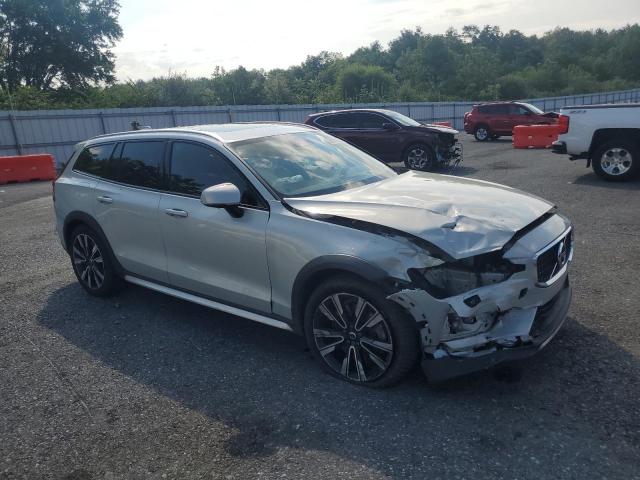 2020 VOLVO V60 CROSS YV4102WK9L1030201