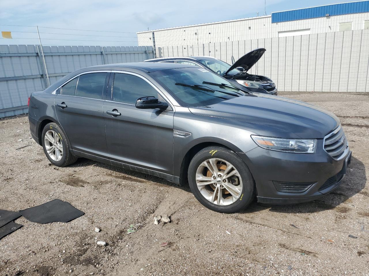 FORD TAURUS SE