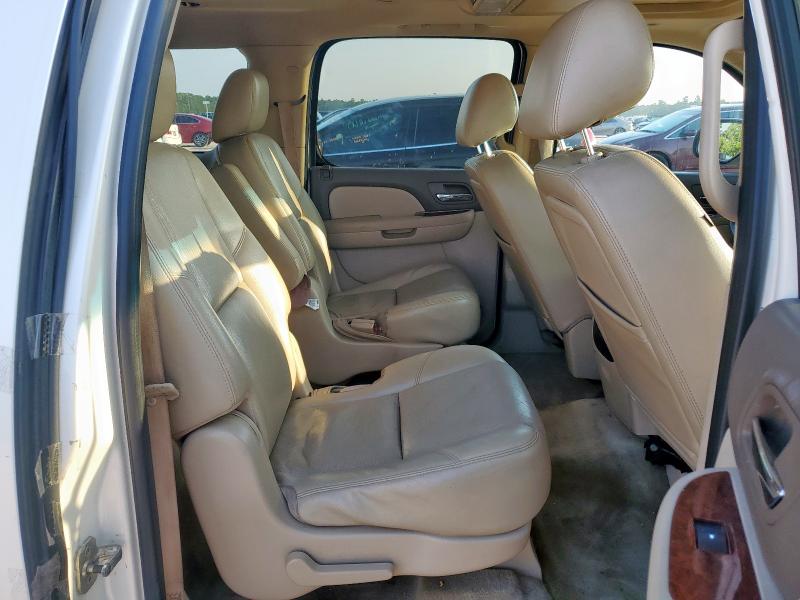 2011 CHEVROLET SUBURBAN C1500 LTZ - 1GNSCKE01BR130492
