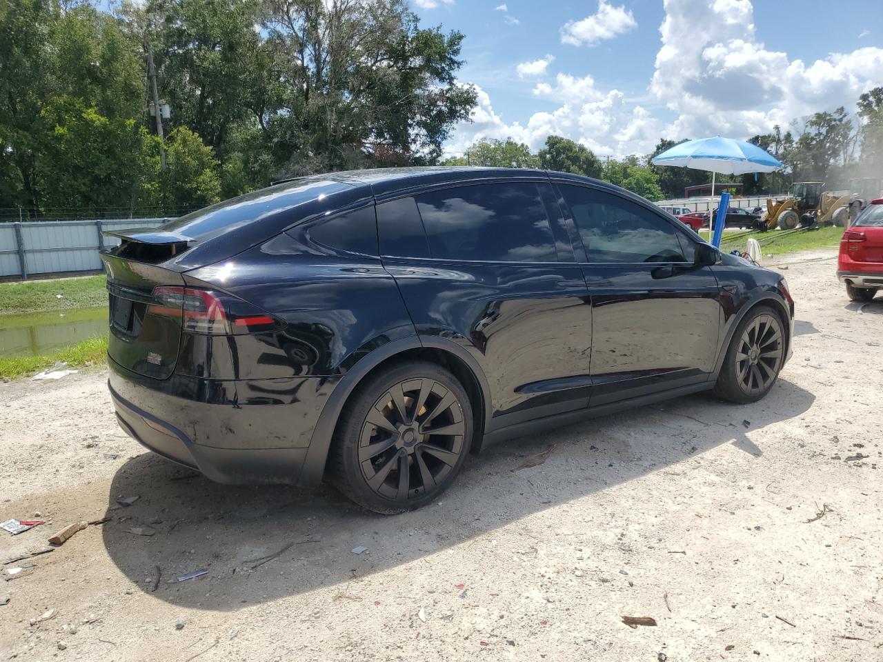 TESLA MODEL X